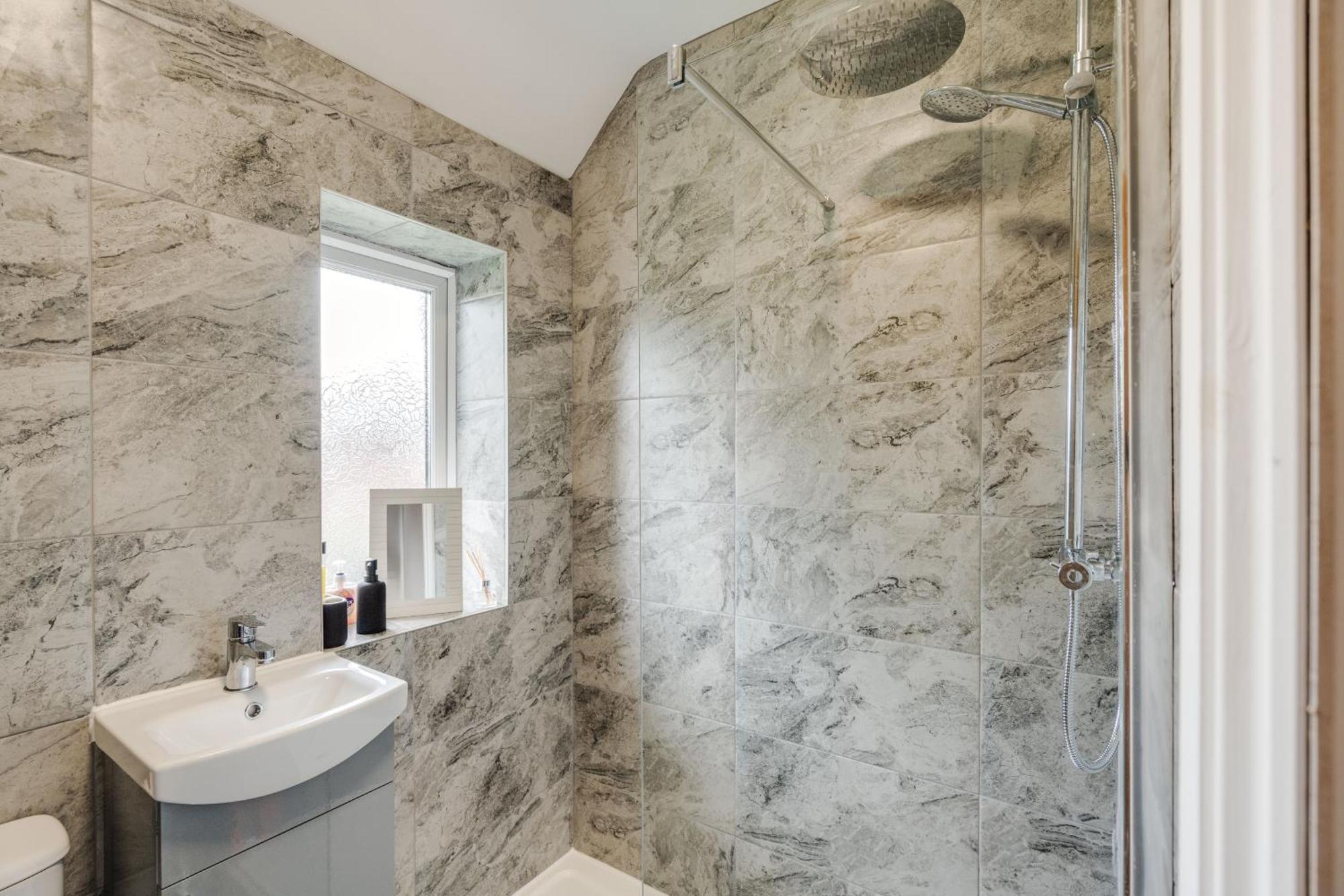 Shawe House - 10 Minute Mcr Airport - Free Parking Villa Wythenshawe Rom bilde