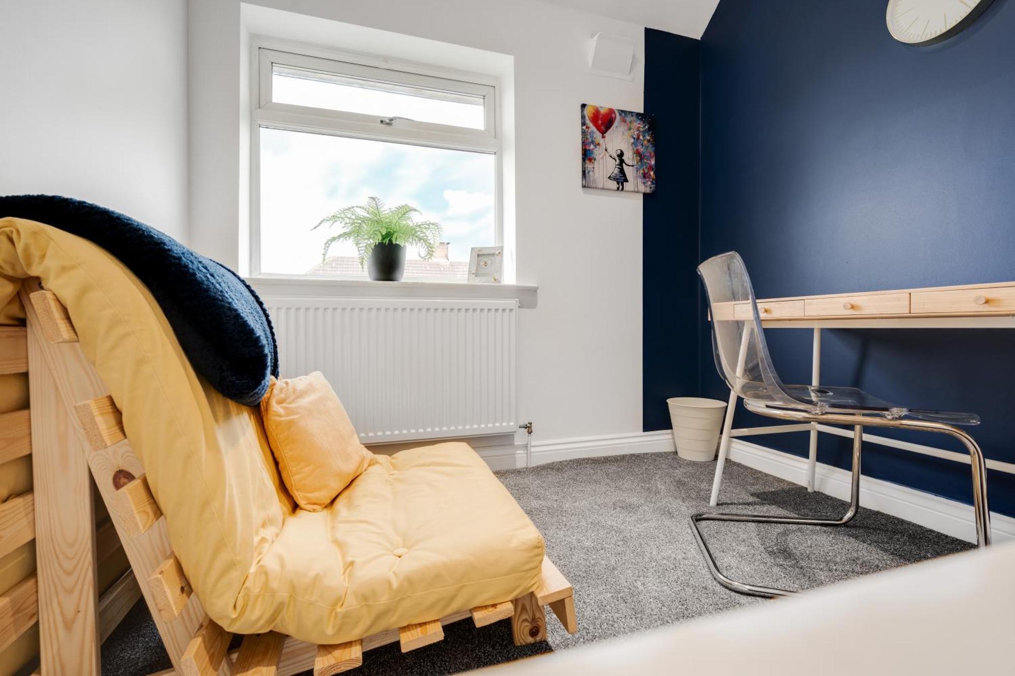 Shawe House - 10 Minute Mcr Airport - Free Parking Villa Wythenshawe Rom bilde