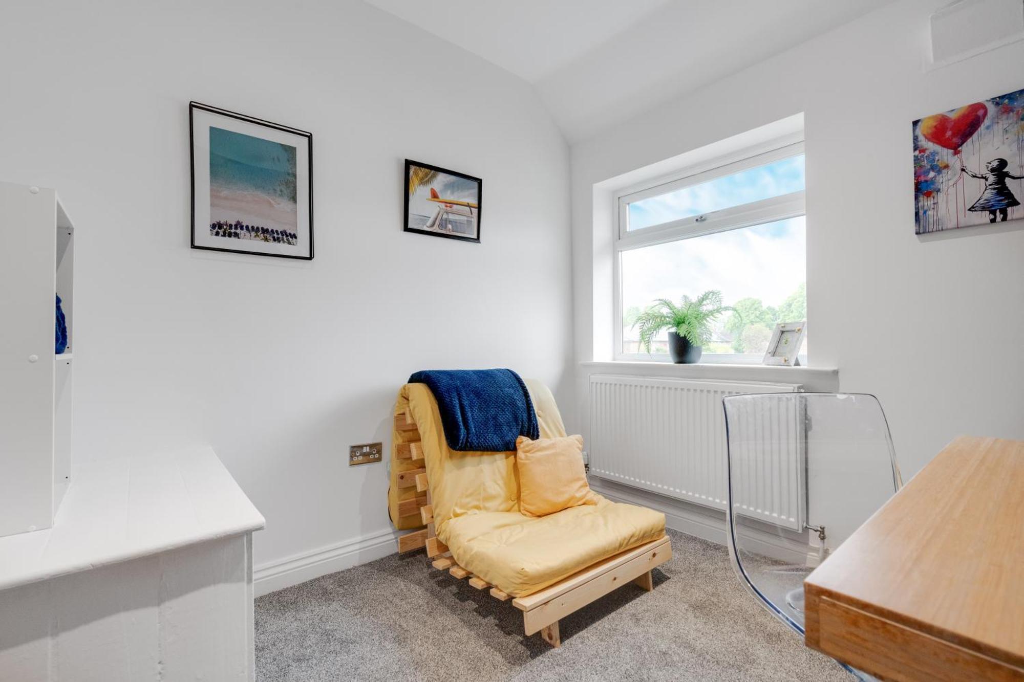 Shawe House - 10 Minute Mcr Airport - Free Parking Villa Wythenshawe Rom bilde