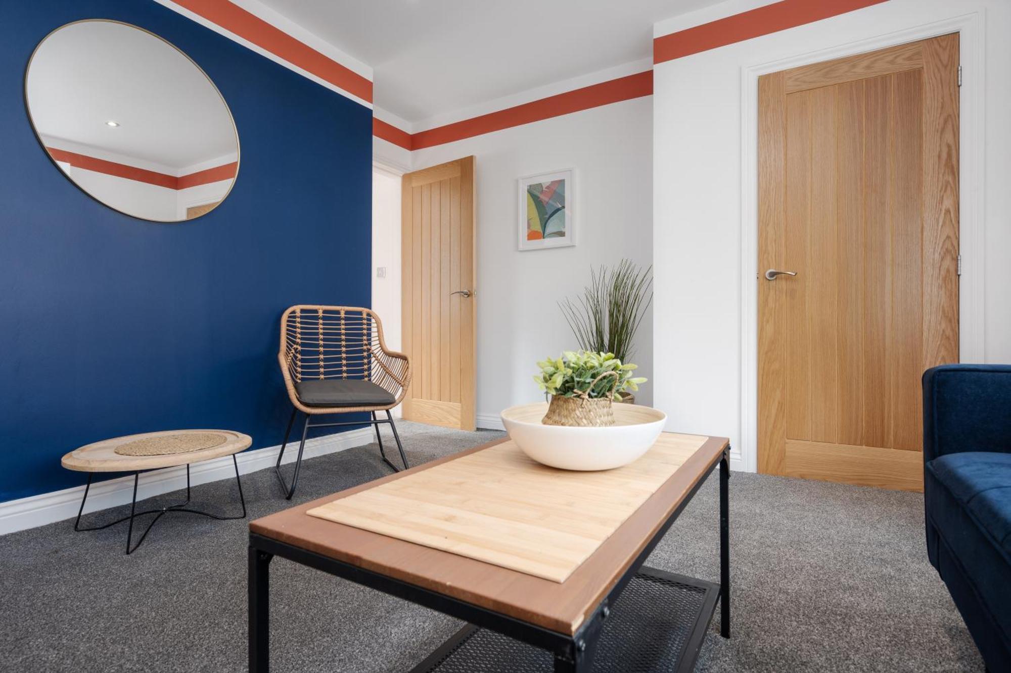 Shawe House - 10 Minute Mcr Airport - Free Parking Villa Wythenshawe Rom bilde